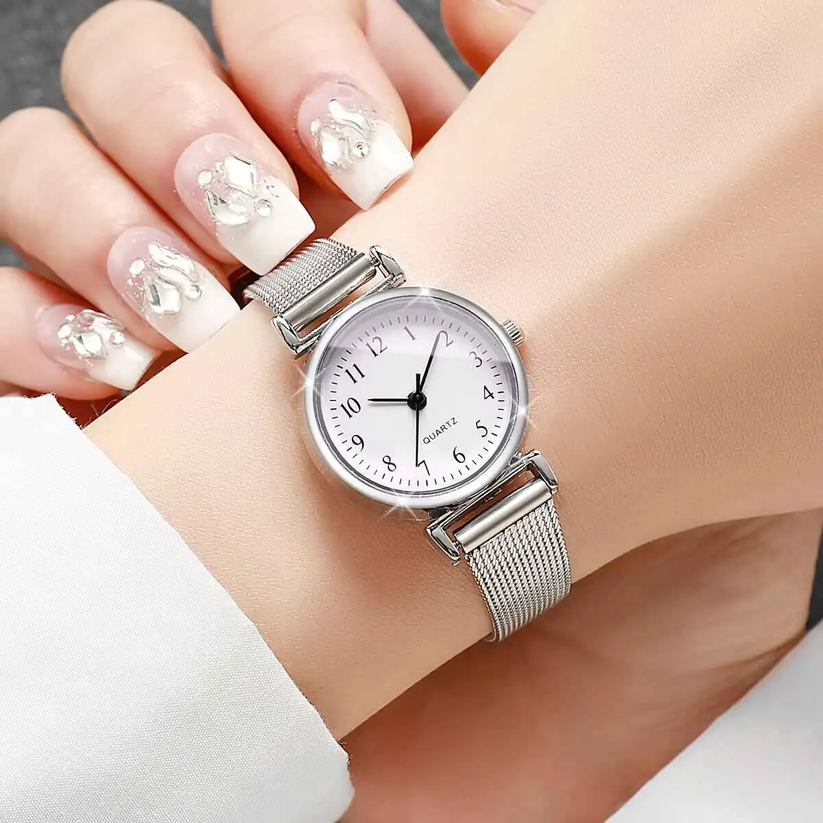 1/2 Stück modische Damenuhren, – Mesh Stainless Strap Bewertung und Preis